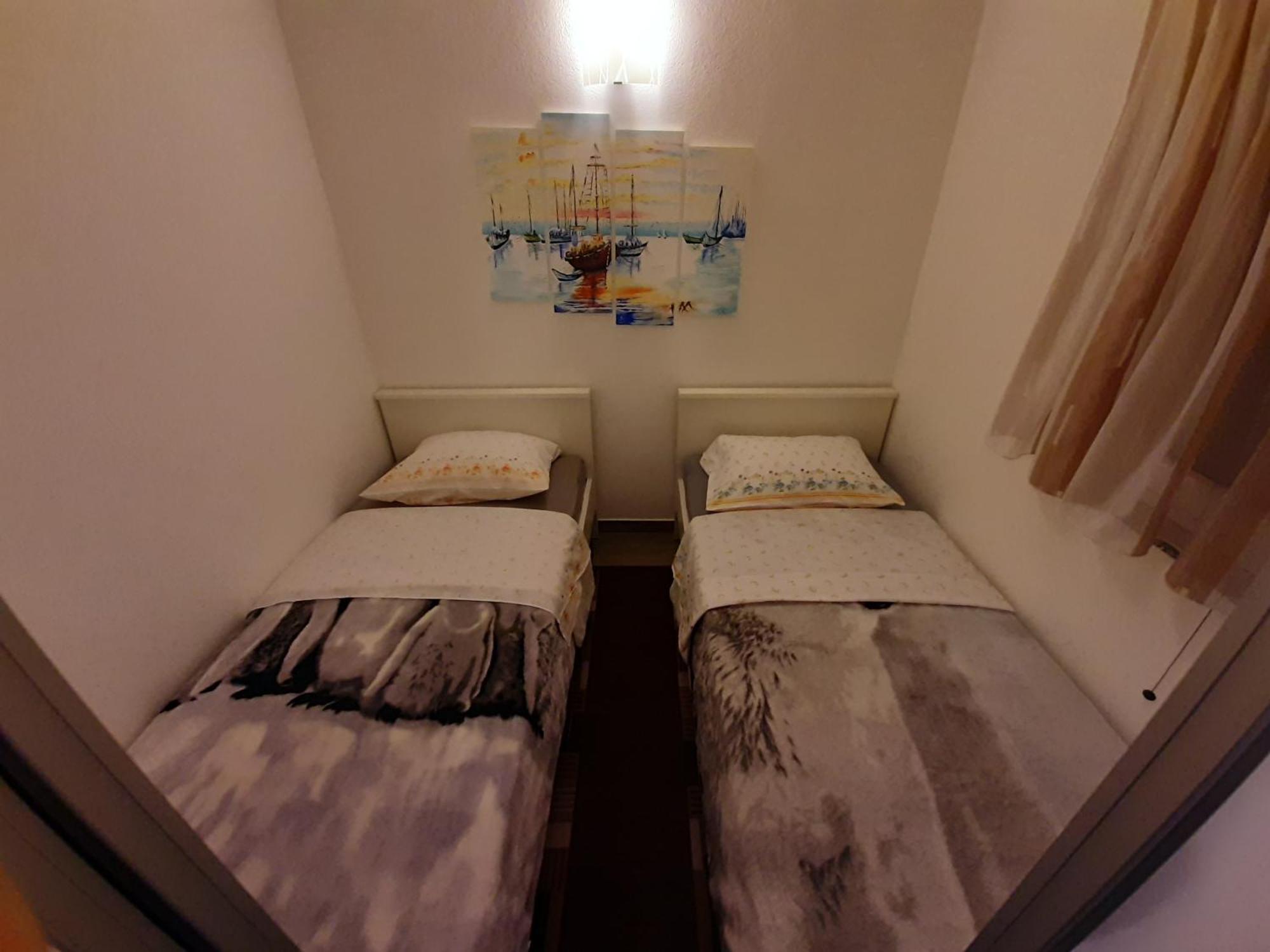 Apartments Diana Vinisce Marina Bagian luar foto